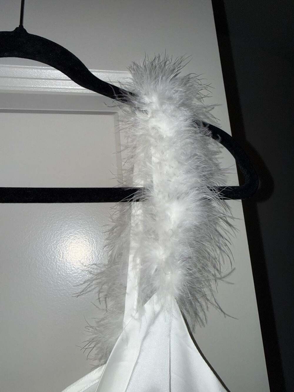 Le Lis White Satin Cowl Neck Camisole with Feather Straps Size M - Picture 4 of 5